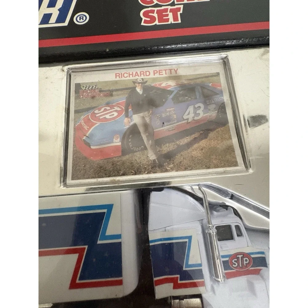 RACING CHAMPIONS #43 RICHARD PETTY 1992 SUPER COLLECTOR Set 3 Cars Transporter